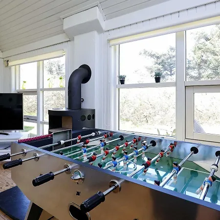 Four-bedroom Holiday In 38 *