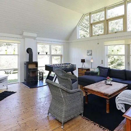 別荘 Four-bedroom Holiday In 38