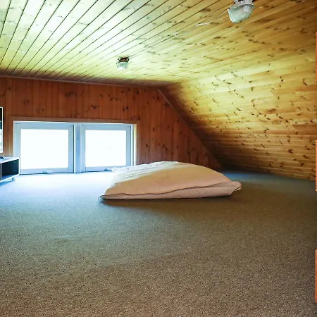 Four-bedroom Holiday In 38 *